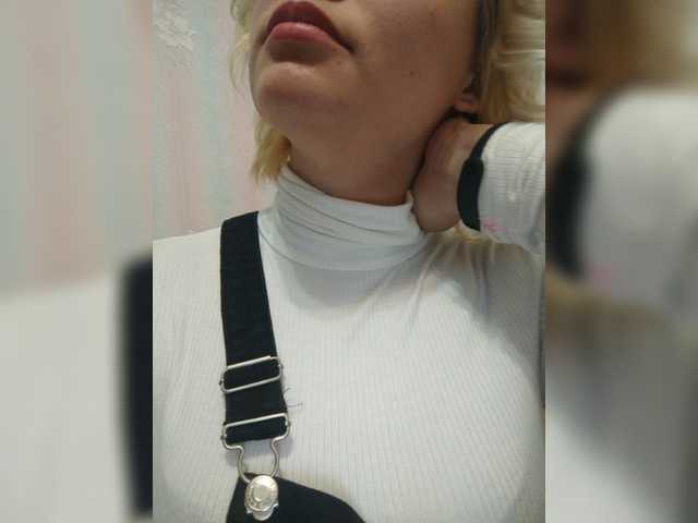 Capturi de ecran de difuzare AnnaShinyx