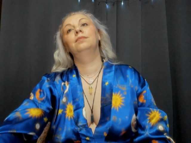 Capturi de ecran de difuzare AnngelynaJoy