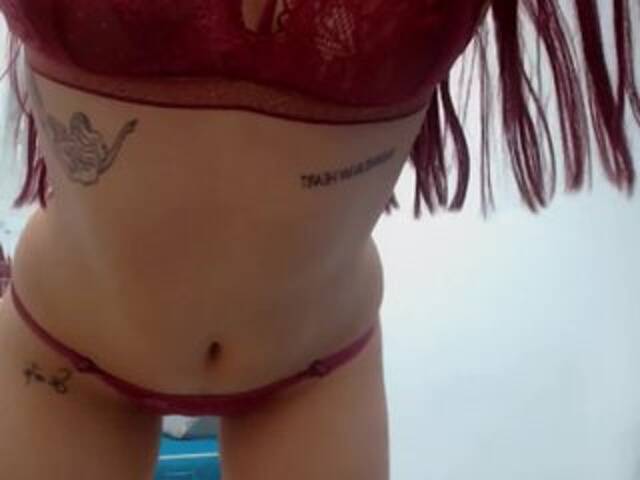 Capturi de ecran de difuzare AnnieHunter