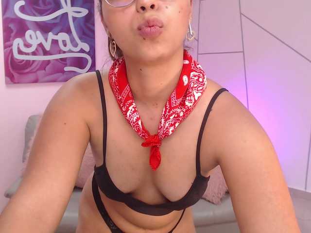 Capturi de ecran de difuzare AnnieJacobs