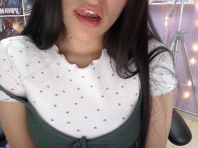 Capturi de ecran de difuzare Anniesclub