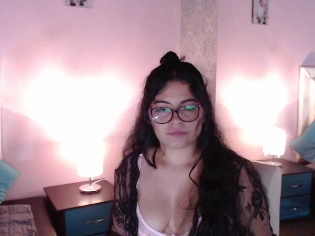 Capturi de ecran de difuzare Anniiee