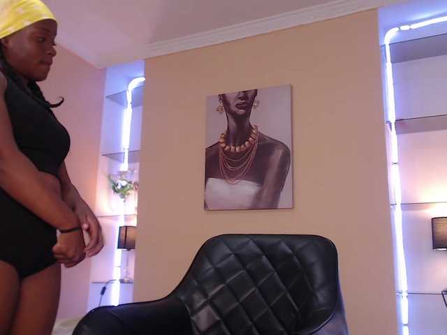 Fotografii antonella-dava hola bienvenidos a mi sala es un gusto que estén aquí #ebony #teen