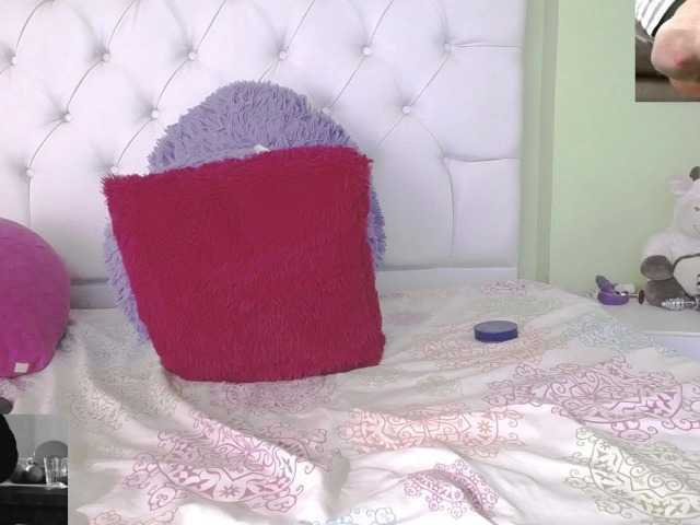 Capturi de ecran de difuzare Anyelablack