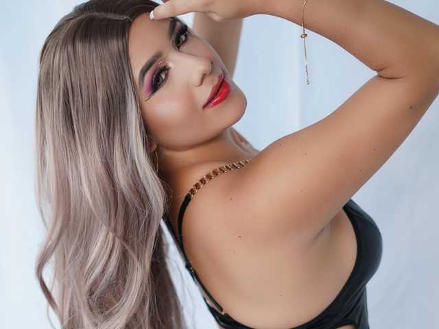 Fotografie a profilului ariana111