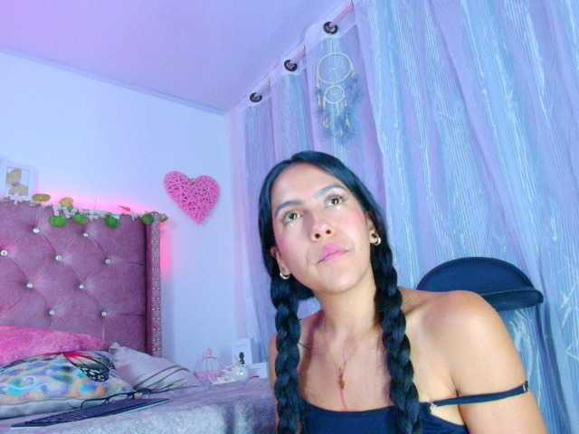 Fotografii ArianaColeman Welcome to my room Guys!! @littletits @latina @BIGASS @anal @panties @hairy