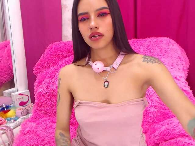 Fotografii ArianaMoreno ♥ Just because today is Friday, I will give you the control of my lush for 10 minutes for 200 tokens ♥ ♥ Just because today is Friday, I will give you the control of my lush for 10 minutes for 200 tokens ♥