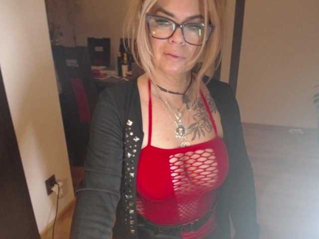 Fotografii ArianeSexy Hello! Sexy milf here. TIP ME FOR FOLLOW.
