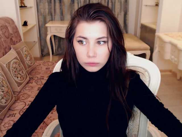 Capturi de ecran de difuzare ArielBloom