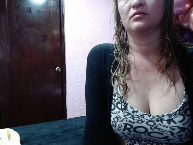 Capturi de ecran de difuzare ARIELLA-HOT
