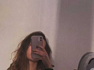 Chat video erotic AriellaFerr00