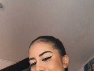 Chat video erotic AriWeet