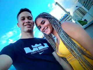 Chat video erotic ArthurandAlix