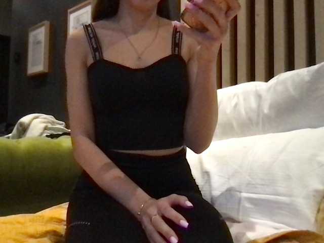 Capturi de ecran de difuzare NICOLL_KISS_ME