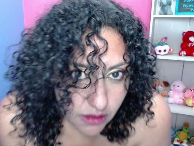 Capturi de ecran de difuzare AshelySmiths