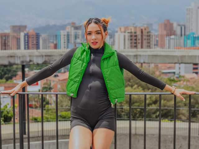 Fotografie a profilului Ashley-Miller26