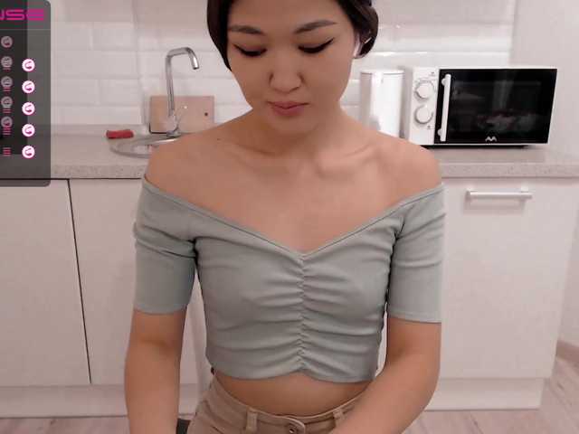 Capturi de ecran de difuzare AsianMilly