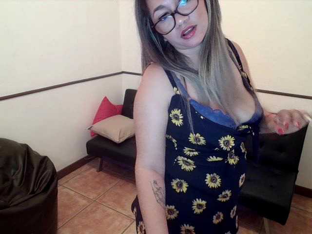 Capturi de ecran de difuzare AstridEls