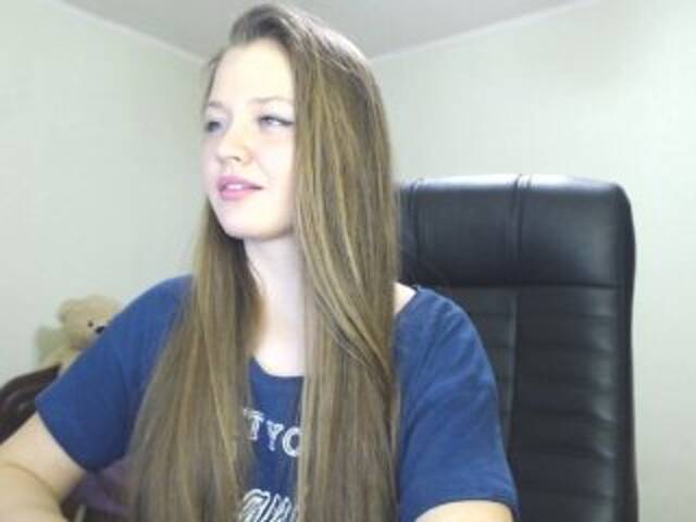 Capturi de ecran de difuzare _YoungGirl_