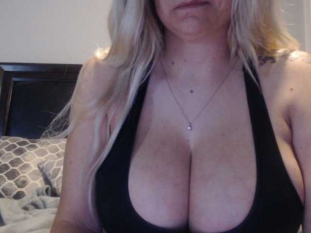 Fotografii brianna_babe tip for pussy vibrations, @remain countdown for boobs..202tkns to start private