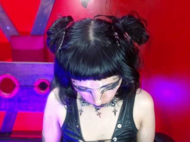 Capturi de ecran de difuzare CountessBathory