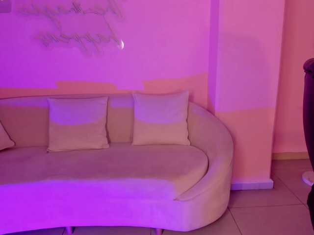 Capturi de ecran de difuzare BeccaRoberts