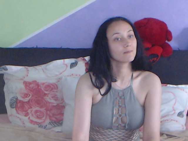 Capturi de ecran de difuzare BellaEllaK