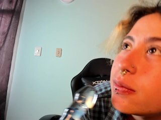 Chat video erotic BellaMihrimah01