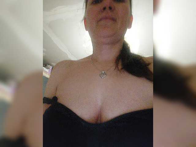 Fotografii Bellashow Breasts....70 tokensPussy....150 tokensInserted dildo in pussy.....400 tokensFully undressed..... 200 tokensHi guys a little help if you like me so i can finish renovating my house .....5000 tokens Thanks i kiss you