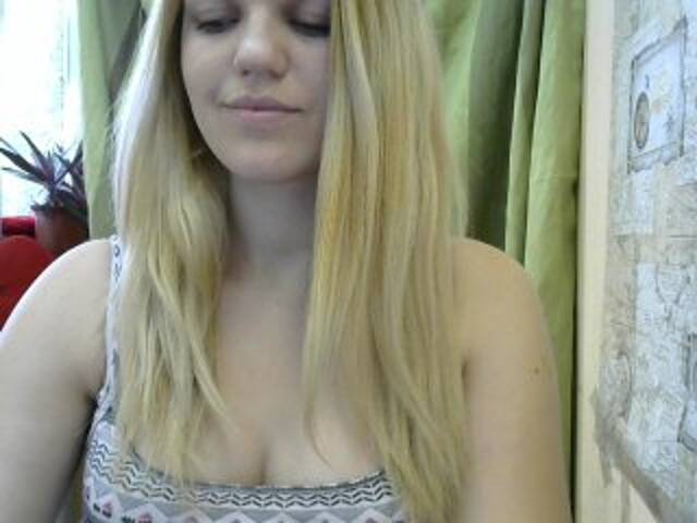 Capturi de ecran de difuzare BellyBella