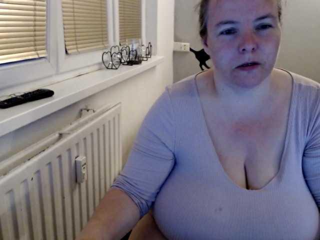 Fotografii Bessy123 squirt group,lovense, play breasts play pussy, play ass + toy spy, group oil body, group. tits here 10, naked, body 20, squirt pvt, lovense spy