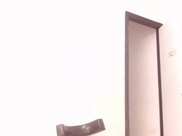 Capturi de ecran de difuzare BigBustyBlack