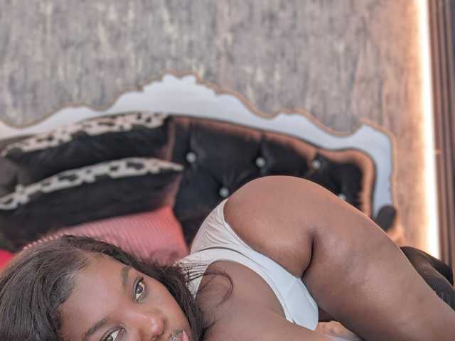 Fotografie a profilului black-pussydoll