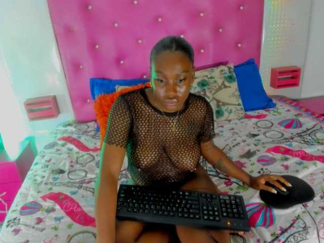 Capturi de ecran de difuzare BlackkGoddes