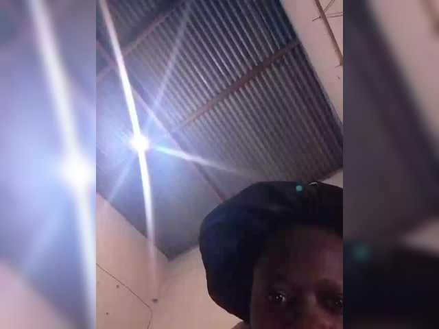 Capturi de ecran de difuzare Blackqueenofficial