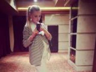 Chat video erotic blondaaas