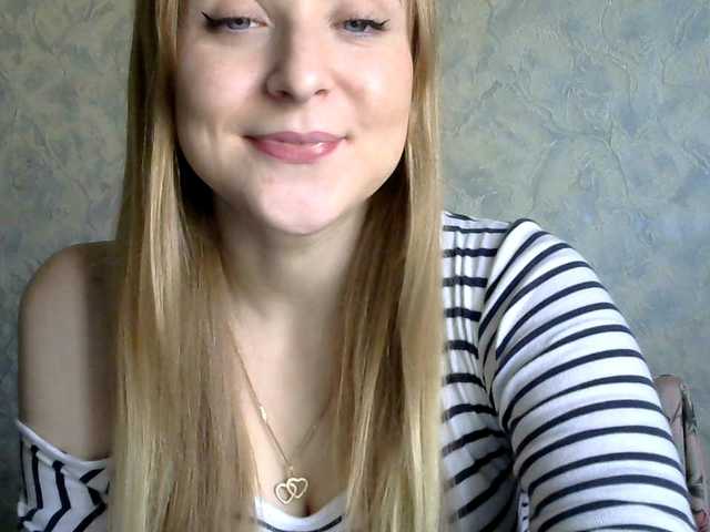 Capturi de ecran de difuzare blonde-kisses