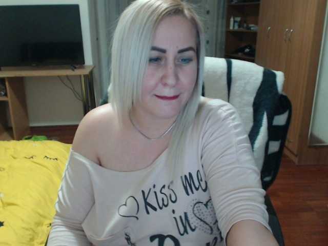 Fotografii BlondeElla 1000 tokens who want me and love me