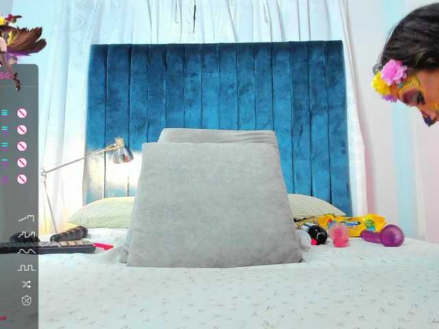 Capturi de ecran de difuzare blondehorny69