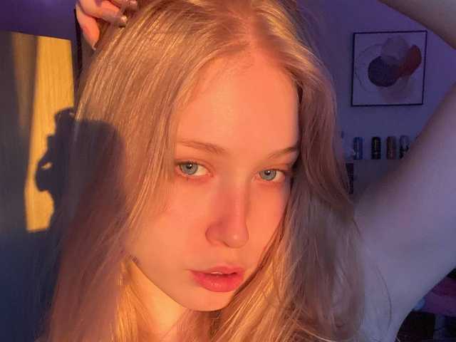 Fotografie a profilului blondieangelme
