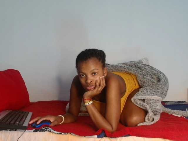 Capturi de ecran de difuzare BlondQ2003