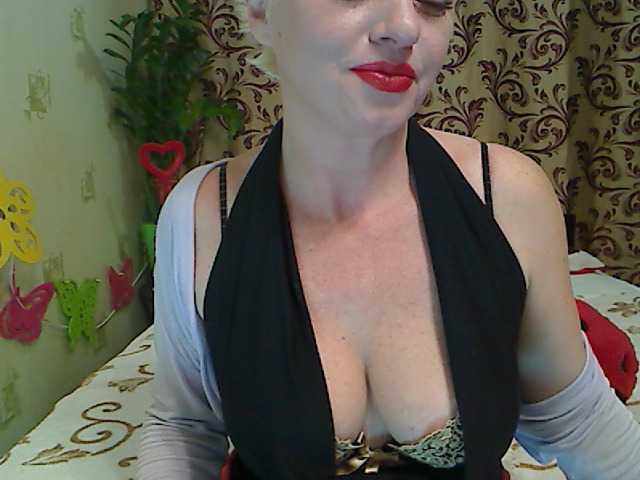 Capturi de ecran de difuzare BlondySquirt