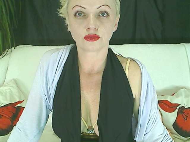 Capturi de ecran de difuzare BlondySquirt