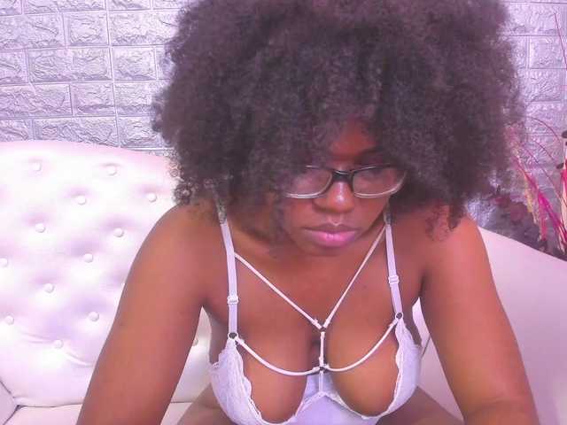 Fotografii BonnieRoss Goal Squirt / follow me IG: bonnie_ross18 / Make me squirt, take control of me !! please #ebony #bigboobs #Lush #18 #squirt