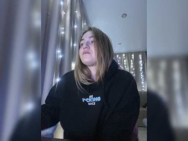 Capturi de ecran de difuzare BoredGirl