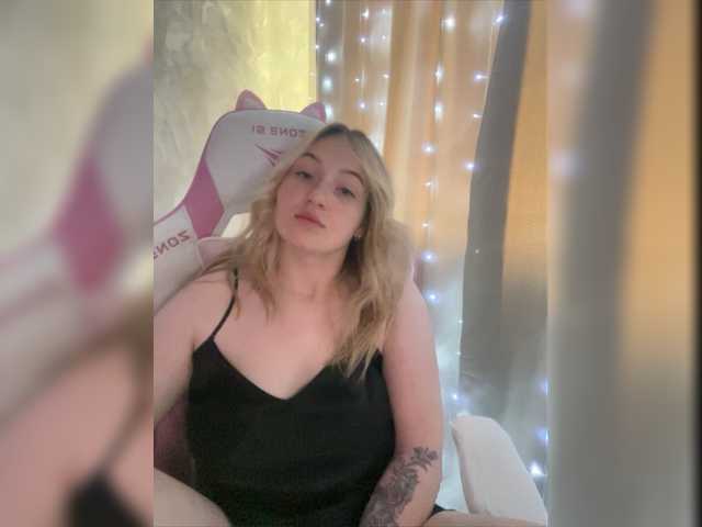 Capturi de ecran de difuzare BoredGirl