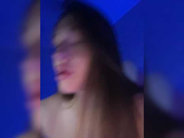 Capturi de ecran de difuzare BoredGirl