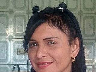 Chat video erotic Brinni-22