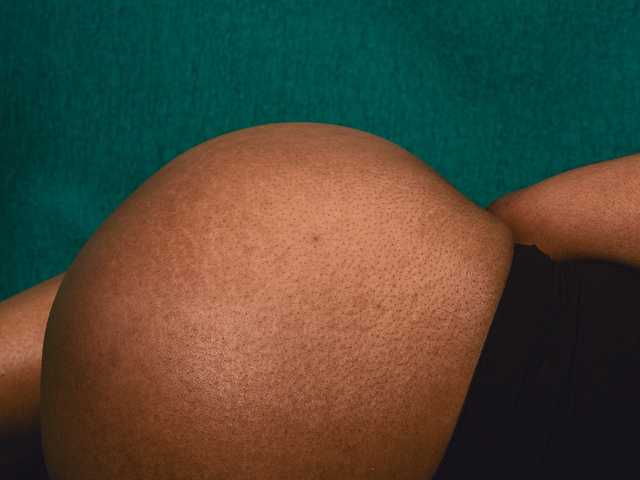 Fotografie a profilului bustyboobsxxll