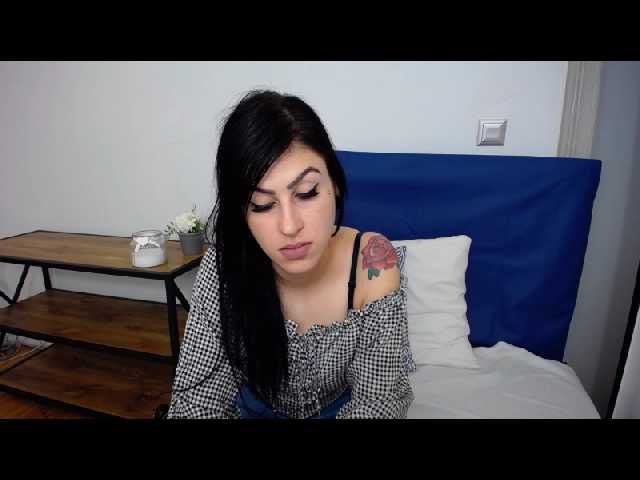 Capturi de ecran de difuzare CamilleFancy